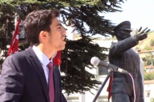 Şiir Atat&uuml;rk ile ilgili olmayınca...