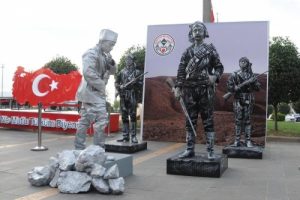 Giresun Belediyesi'nden Atat&uuml;rkl&uuml; fotoğraf canlandırma etkinliği