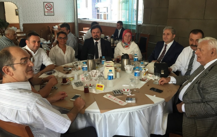 Bursa Barosunun yeni başkan adayı ve ekibi g&ouml;r&uuml;c&uuml;ye &ccedil;ıktı