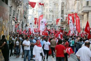 Y&uuml;zlerce vatandaş 30 Ağustos'ta bir araya geldi