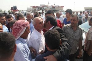 Cezaevinden izinli &ccedil;ıkan aşiret reisini memleketinde bin kişi karşıladı