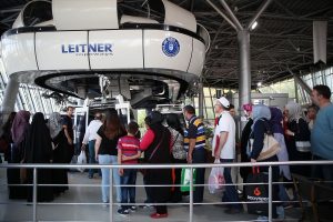 Bursa'da Zafer Bayramı dolayısıyla teleferikte vatandaşlardan &uuml;cret alınmadı