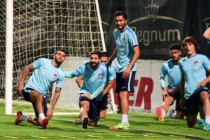 A Milliler, antrenmanda Zafer Bayramı'nı kutladı