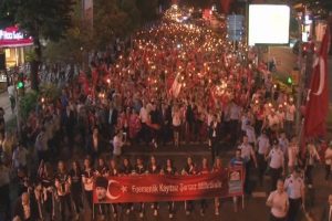Beşiktaş'ta "fener alaylı" bayram coşkusu
