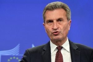 T&uuml;rkiye'ye Oettinger'den k&uuml;stah a&ccedil;ıklama