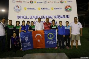 Bursa B&uuml;y&uuml;kşehir'in gen&ccedil; atletleri T&uuml;rkiye &uuml;&ccedil;&uuml;nc&uuml;s&uuml;