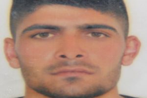 Yol kenarında t&uuml;fekle vurulmuş halde bulundu