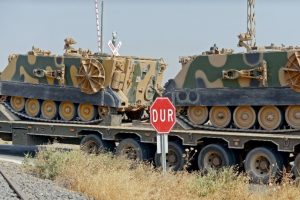 Askeri sevkıyat devam ediyor