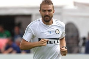 Beşiktaş, Caner Erkin'i KAP'a bildirdi