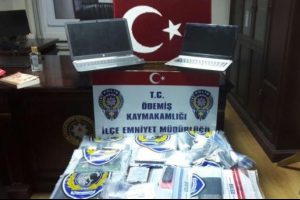 &Ouml;demiş'te FET&Ouml; operasyonunda 5 kişi g&ouml;zaltına alındı