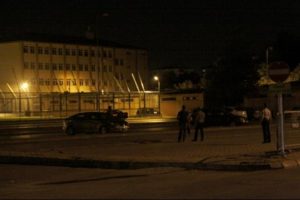 Emniyet M&uuml;d&uuml;rl&uuml;ğ&uuml;'n&uuml;n &ouml;n&uuml;nde t&uuml;fekli eylem