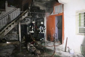 Adıyaman'da kundaklandığı iddia edilen ev yandı
