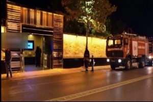 İstanbul'da &uuml;nl&uuml; gece kul&uuml;b&uuml;nde yangın paniği