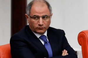 İ&ccedil;işleri Bakanı Efkan Ala neden istifa etti?