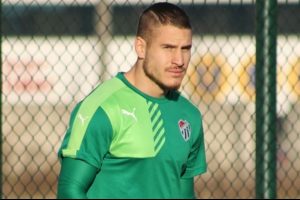 Bursaspor'un gurbet&ccedil;i golc&uuml;s&uuml; mutlu ve umutlu