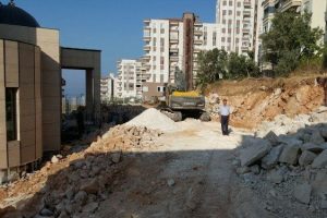 Bursa'da cami ve okullara &ccedil;evre d&uuml;zenlemesi