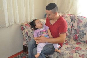 T&uuml;rkmen bebek Medine Bursa'da  yardım bekliyor