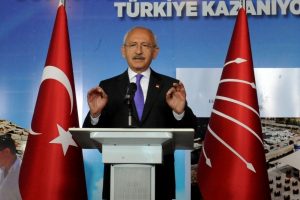 A&ccedil;ılış t&ouml;reniyle ilgili eleştirilerini s&uuml;rd&uuml;rd&uuml;