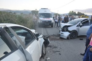 Bursa'da tatil d&ouml;n&uuml;ş&uuml; kazada can pazarı: 6 yaralı