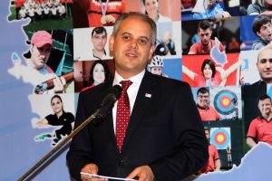 Bakan Kılı&ccedil;'tan istifa &ccedil;ağrısı