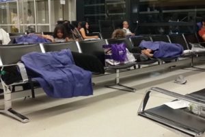 Viyana Havalimanı'nda T&uuml;rk yolcular perişan oldu