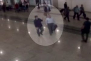 Adil &Ouml;ks&uuml;z'&uuml; karşılayan kişi Rusya imamı &ccedil;ıktı
