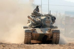 Sınıra askeri sevkıyat devam ediyor