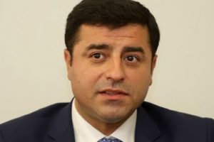 HDP Eş Genel Başkanı Demirtaş PKK'ya "ter&ouml;r &ouml;rg&uuml;t&uuml;" demedi