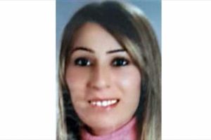 Evinde defalarca bı&ccedil;aklanmış halde bulundu
