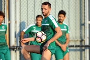 Bursaspor'da Fenerbah&ccedil;e ma&ccedil;ı &ouml;ncesi Sivok sevinci