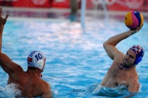Bursa'da başarılı sporcular &ouml;d&uuml;llendirildi