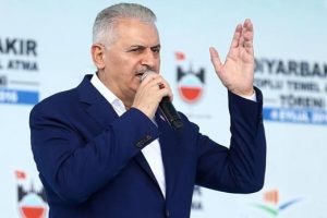 Başbakan Yıldırım: Ter&ouml;r &ouml;rg&uuml;t&uuml;yle ilişkili b&uuml;t&uuml;n &ouml;ğretmenler a&ccedil;ığa alınacak