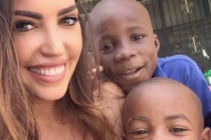 Yolanthe Cabau'dan yetimhane ziyareti
