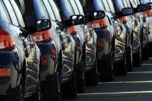 Otomobilde ithal, ticaride yerli ara&ccedil; tercih edildi