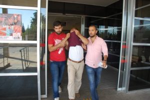 53 &ouml;ğretmen ve okul idarecisi g&ouml;zaltına alındı