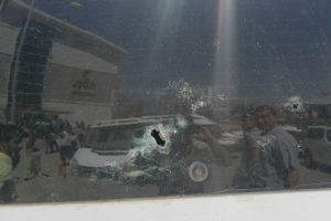 PKK'lı ter&ouml;ristler minib&uuml;s&uuml; taradı: 1 yaralı