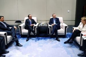 Merkel, Hollande ve Renzi'yle d&ouml;rtl&uuml; zirve