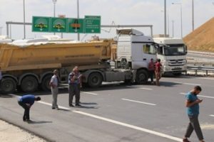 Yavuz Sultan Selim K&ouml;pr&uuml;s&uuml; yolunda eylem