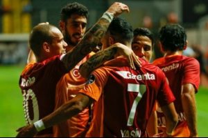 Galatasaray y&ouml;netimi cezaları erteledi!