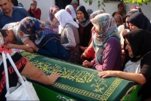 Tekne faicasında &ouml;len kadın memleketi Simav'da toprağa verildi