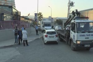 L&uuml;ks rezidansta silah sesleri: 3 yaralı