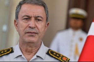 Orgeneral Akar'dan şehit evine taziye