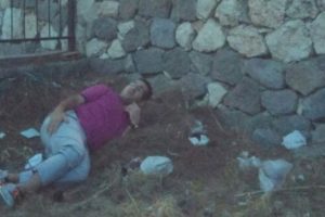 Eski savcı polisten ka&ccedil;mak isterken ayağını kırdı