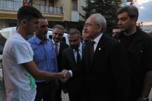 Kılı&ccedil;daroğlu şehit ailesini ziyaret etti