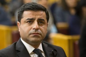 Demirtaş 'Silahlı ter&ouml;r &ouml;rg&uuml;t&uuml; &uuml;yeliği' su&ccedil;undan ifadeye &ccedil;ağrıldı