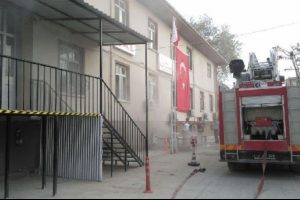 Lapseki Devlet Hastanesi'nde paniğe neden olan yangın