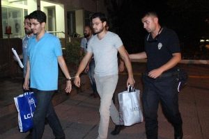 Toplantı yaparken yakalanan FET&Ouml; &uuml;yesi 13 kişi tutuklandı