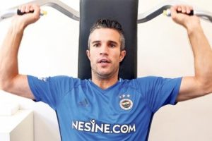Van Persie y&uuml;k&uuml; kaldıramadı!