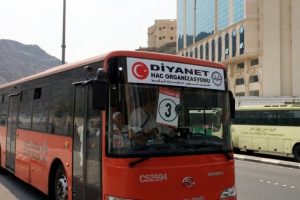 Kabe'ye servisler kalktı, hacılar yollarda