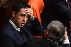 Hakan Ş&uuml;k&uuml;r'&uuml; FET&Ouml;'yle o isim tanıştırmış